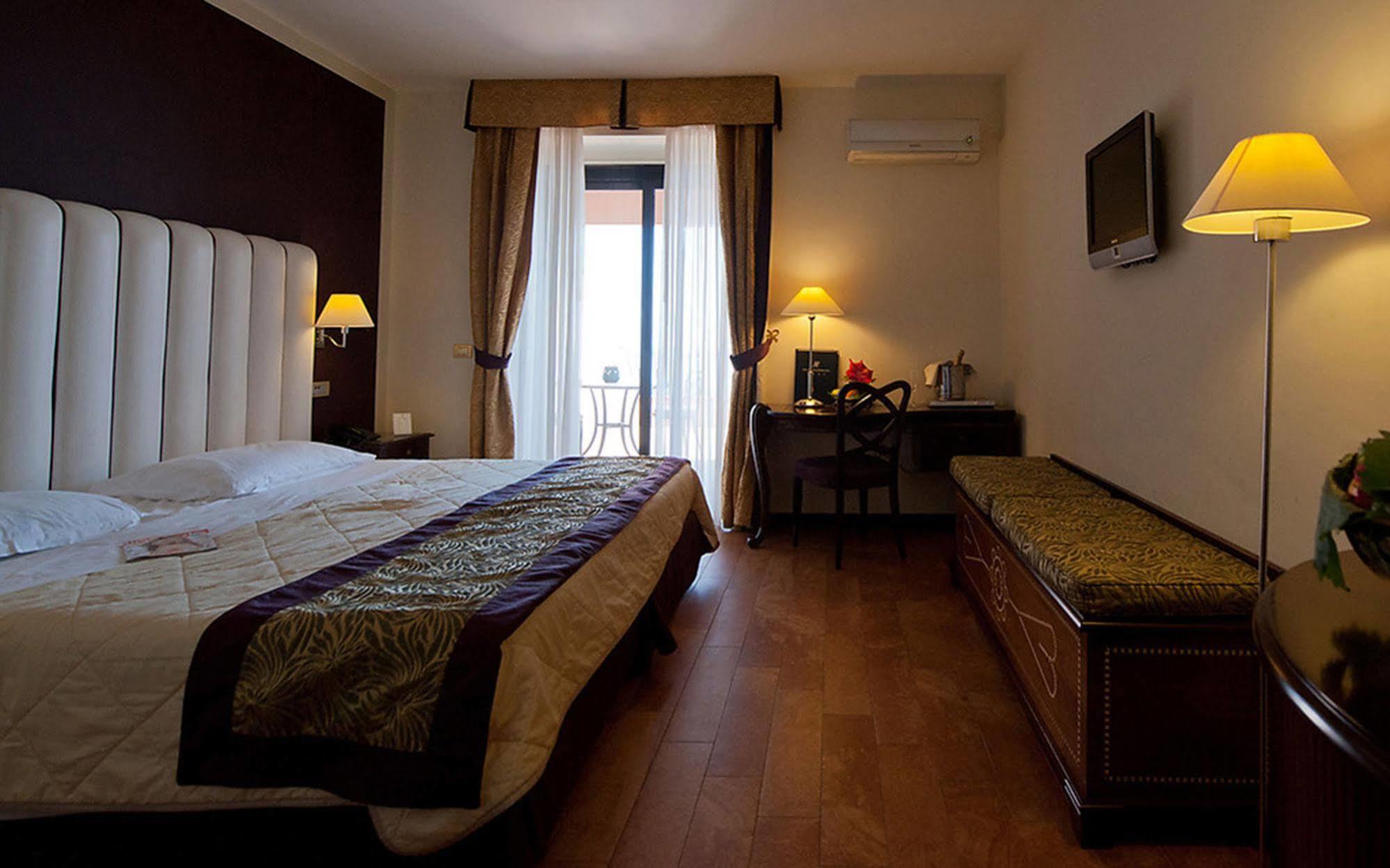 Baia Taormina Hotels & Spa Forza dʼAgro Exterior foto