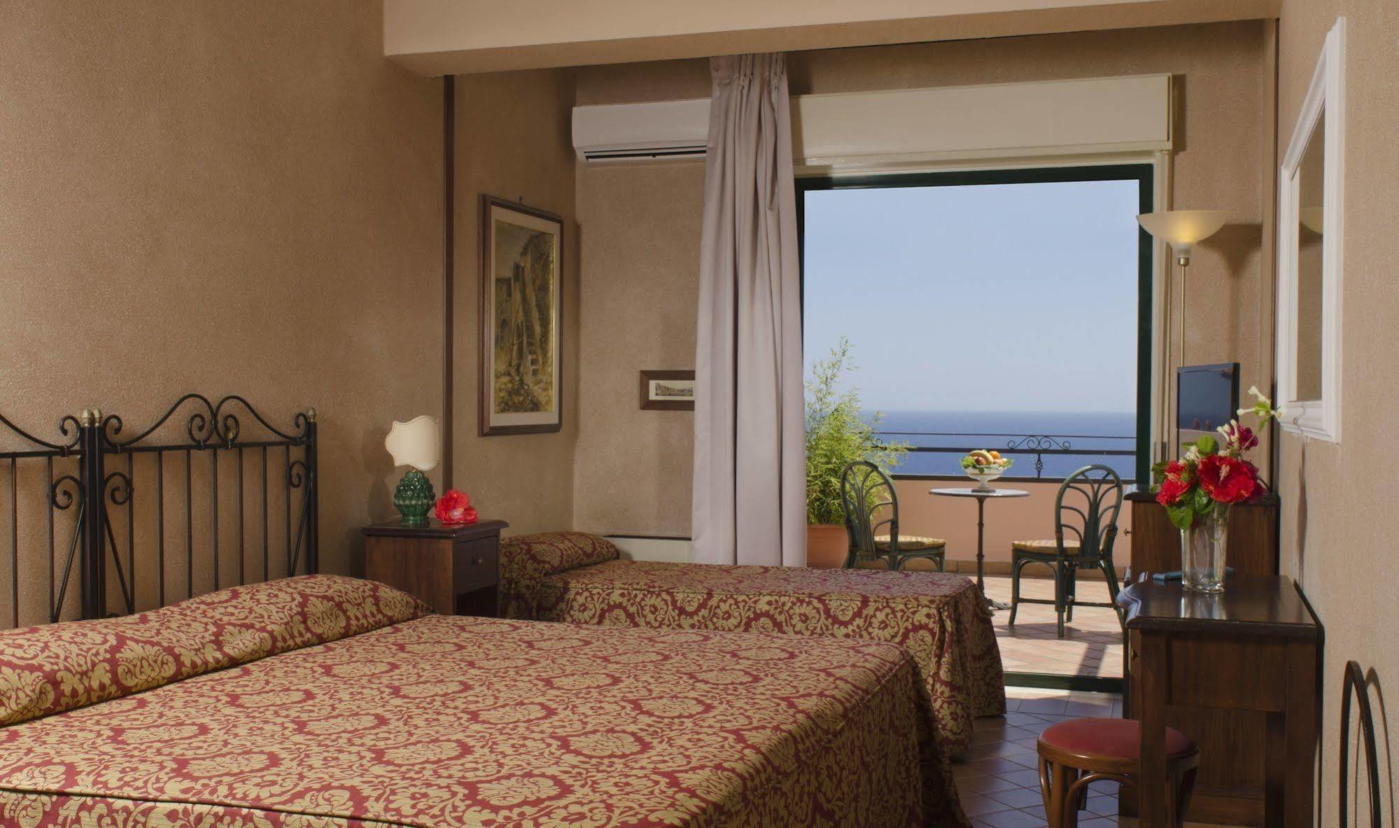 Baia Taormina Hotels & Spa Forza dʼAgro Exterior foto